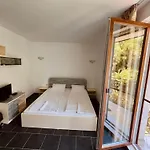 Limani Guest house 3*